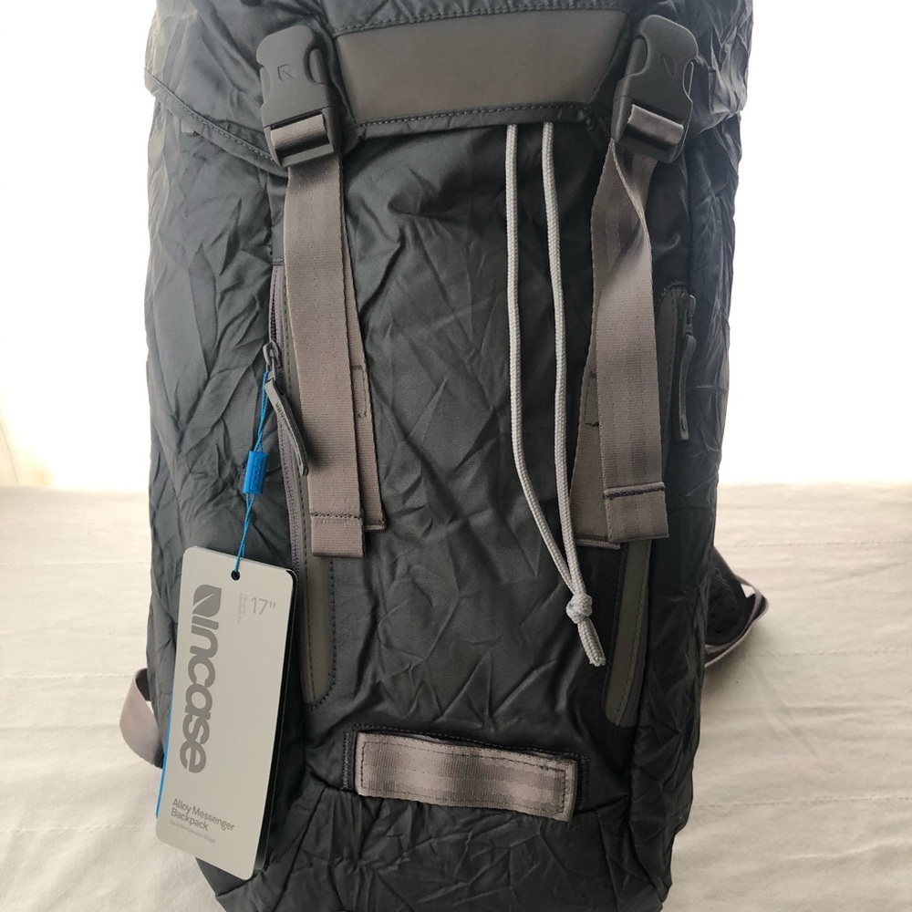 InCase alloy messenger backpack